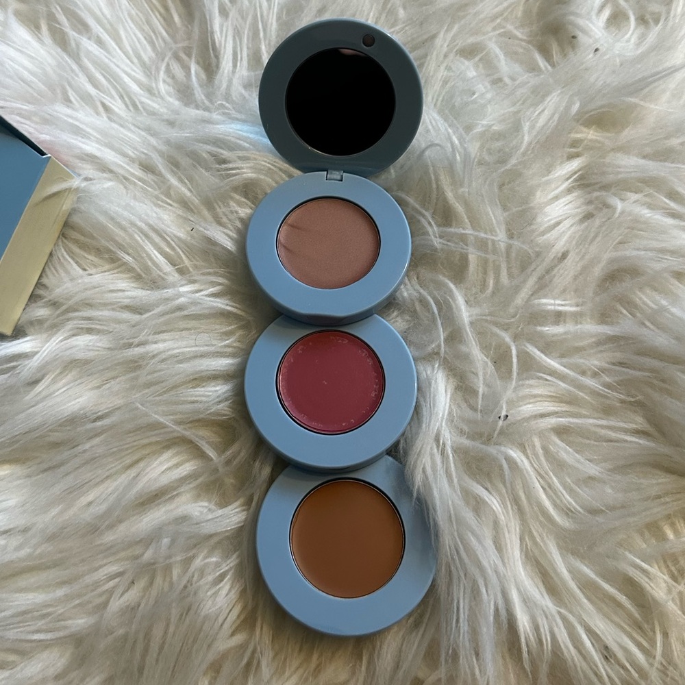 Alleyoop MULTI-USE FACE STACKER 3 CREAM SHADES with mirror 🩷